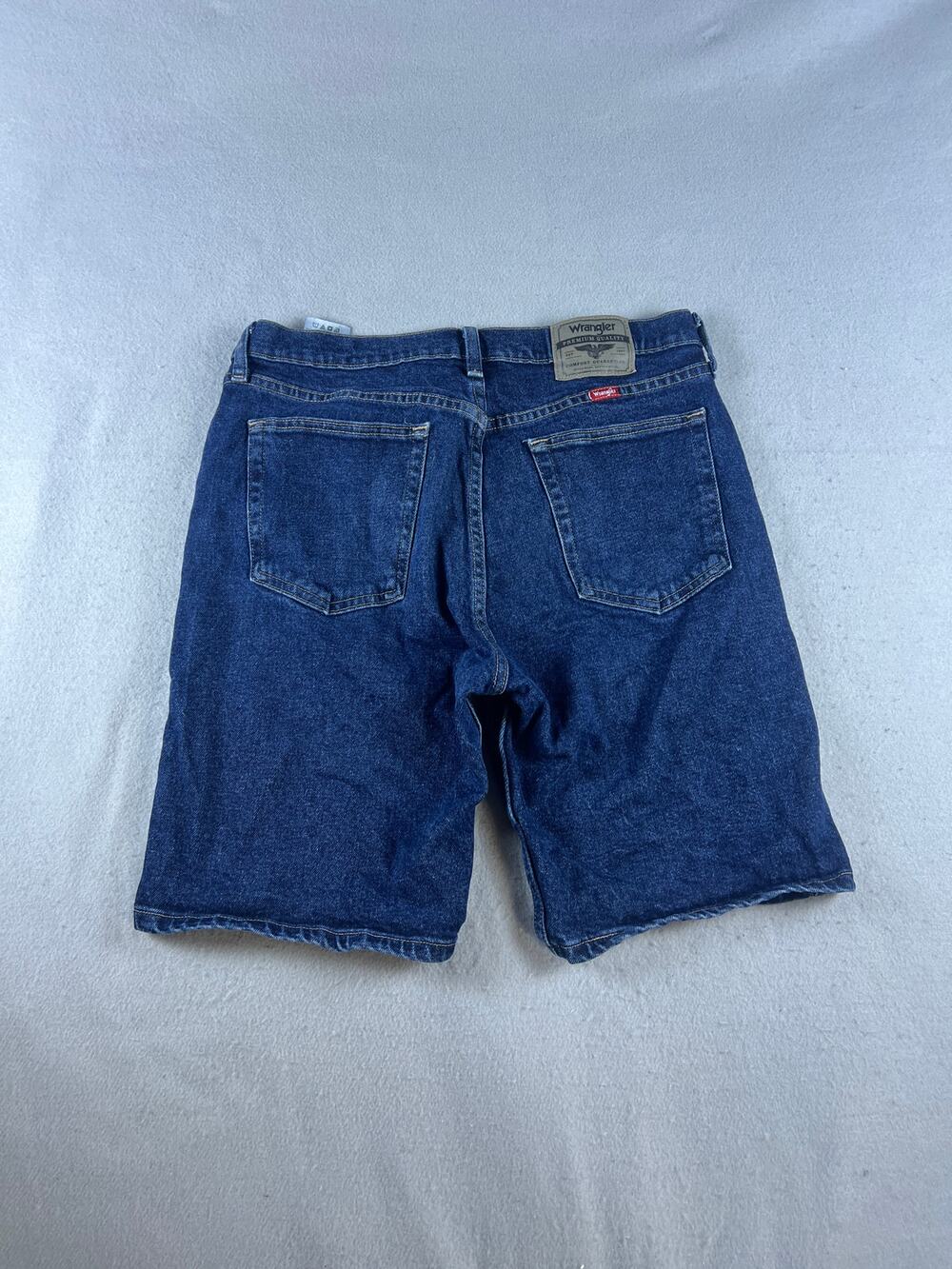 Wrangler Denim Shorts Mens 32 Blue Flat Front Dark Wash Stretch Classic Walking